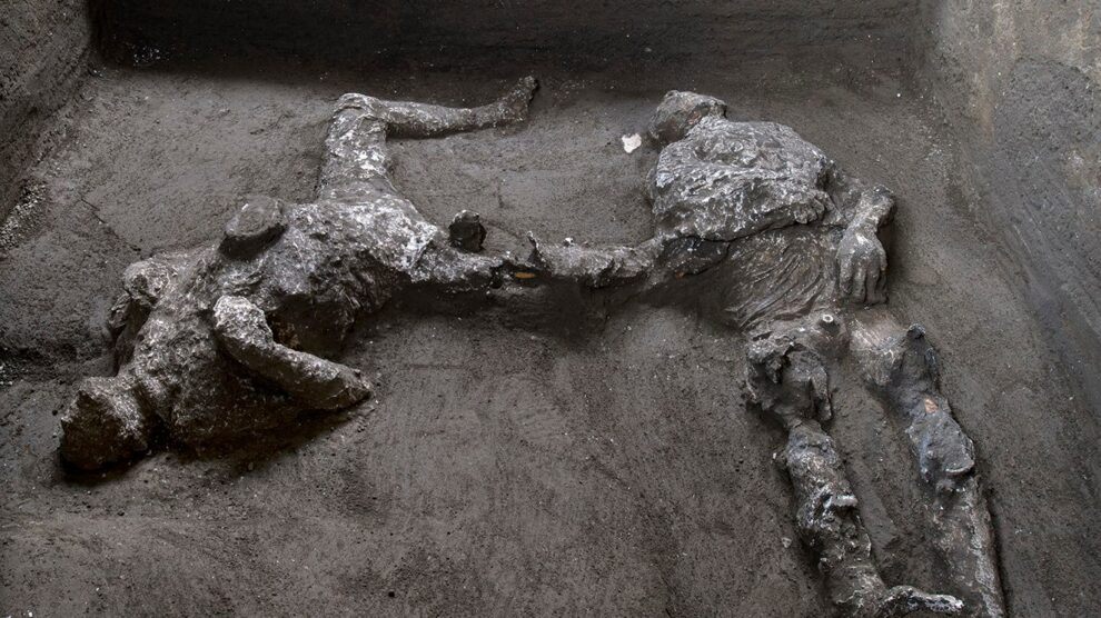 BREAKING NEWS / Scoperta a Pompei:  ritrovati i corpi di due uomini, intatti.
